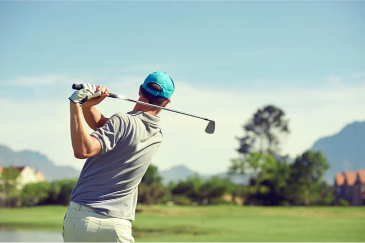 腰痛の原因はゴルフ？